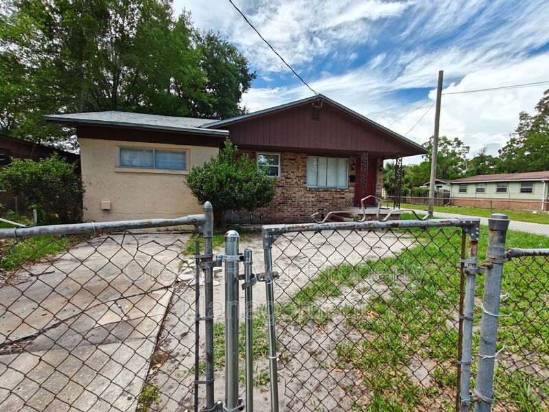 Charming Updated Home with Bonus Room property image