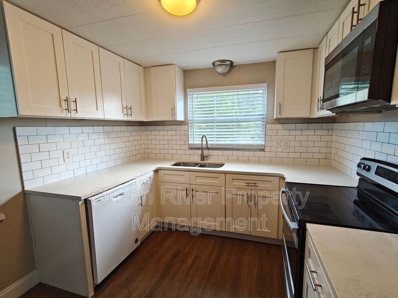 Bright & Cozy 3BR Home in Convenient St. Augustine Location property image