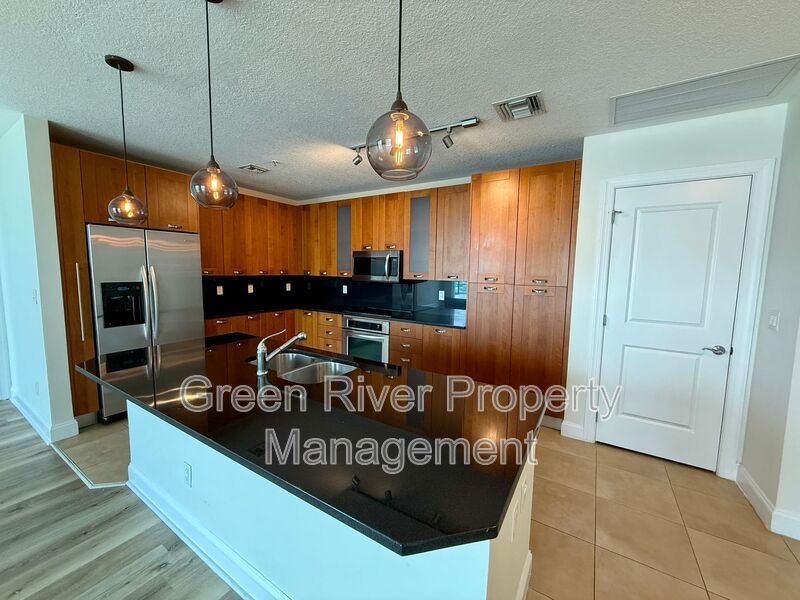 Luxury Riverfront Living at The Peninsula at St. Johns Center property image
