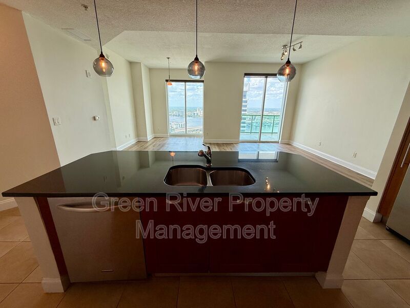 Luxury Riverfront Living at The Peninsula at St. Johns Center property image