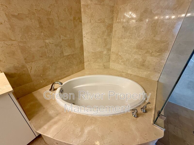 Luxury Riverfront Living at The Peninsula at St. Johns Center property image