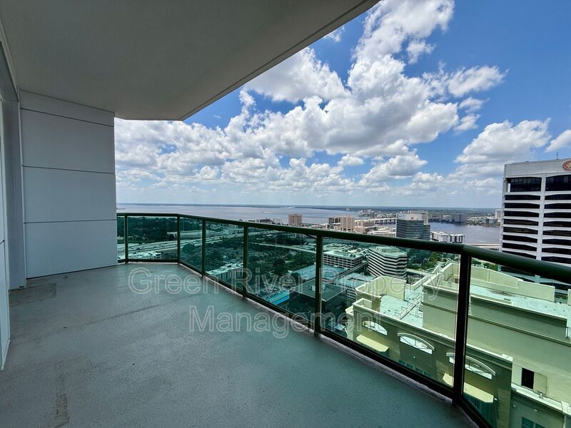Luxury Riverfront Living at The Peninsula at St. Johns Center property image