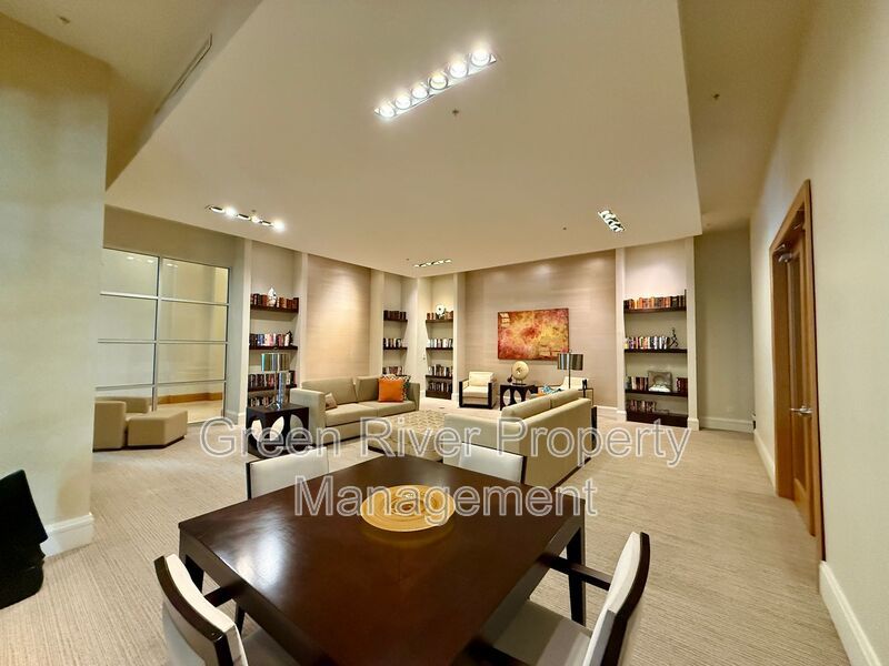 Luxury Riverfront Living at The Peninsula at St. Johns Center property image