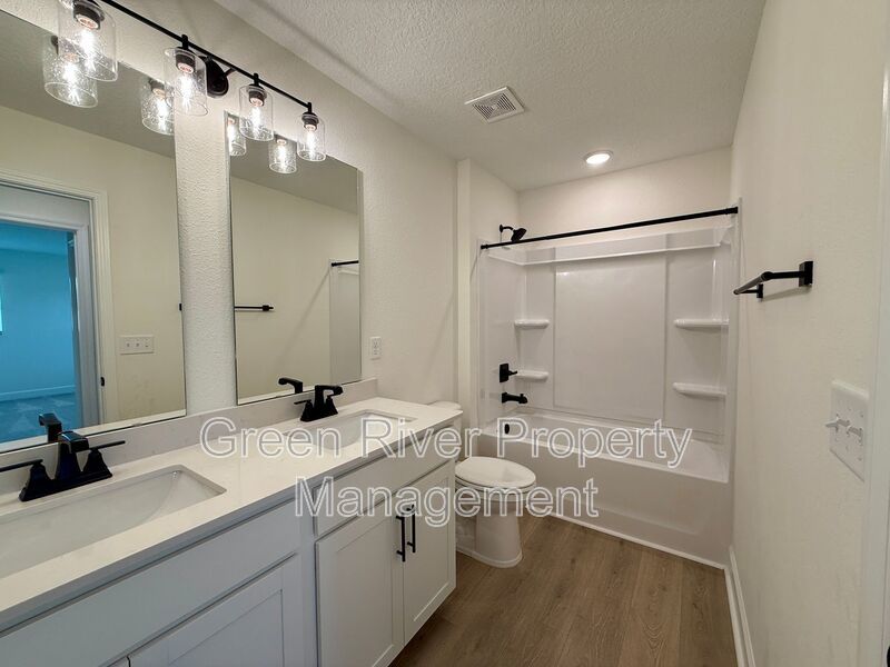 Spacious 4-Bedroom Home in Sugar Leaf Farms property image