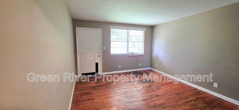 Quiet 2 Bedroom Retreat Available Now – Pets Welcome! property image