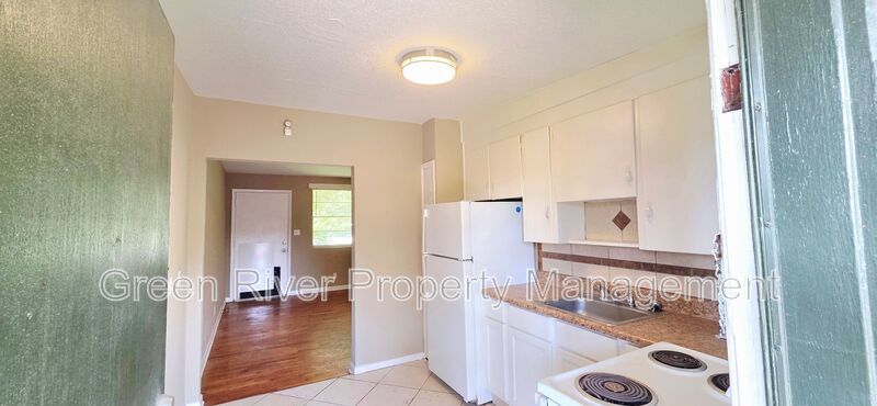 Quiet 2 Bedroom Retreat Available Now – Pets Welcome! property image