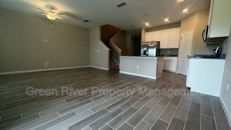 Modern 3BR Townhome in Desirable Longleaf Community!! property image