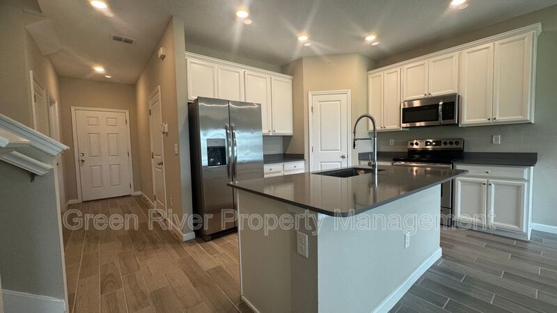 Modern 3BR Townhome in Desirable Longleaf Community!! property image