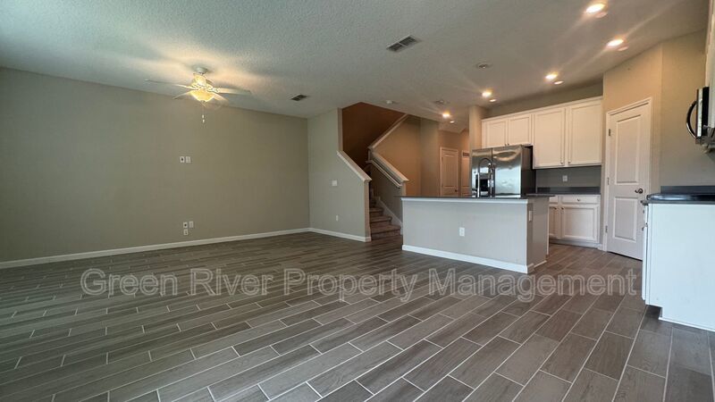 Modern 3BR Townhome in Desirable Longleaf Community!! property image