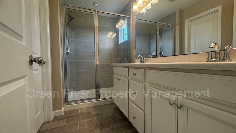 Modern 3BR Townhome in Desirable Longleaf Community!! property image