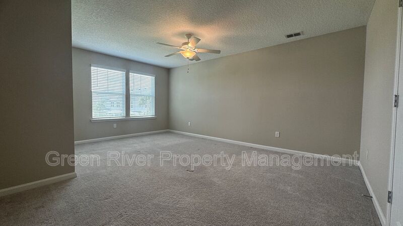 Modern 3BR Townhome in Desirable Longleaf Community!! property image