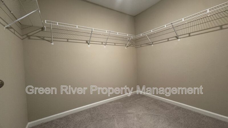 Modern 3BR Townhome in Desirable Longleaf Community!! property image