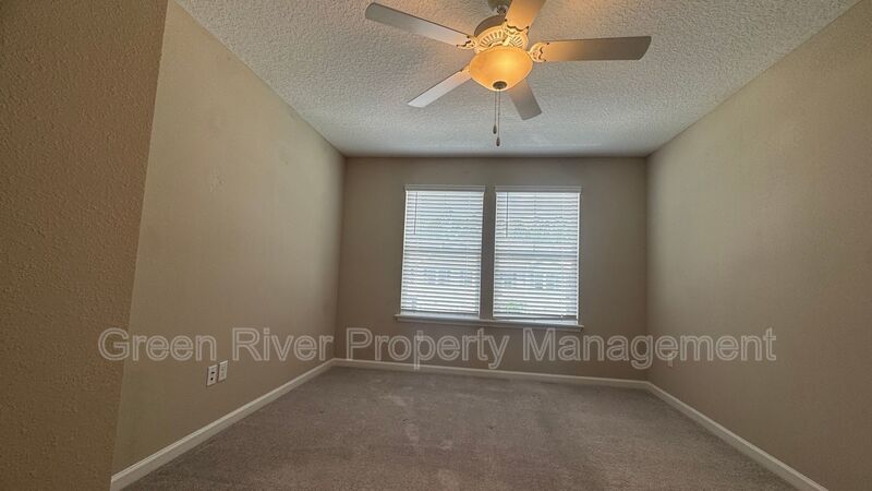 Modern 3BR Townhome in Desirable Longleaf Community!! property image