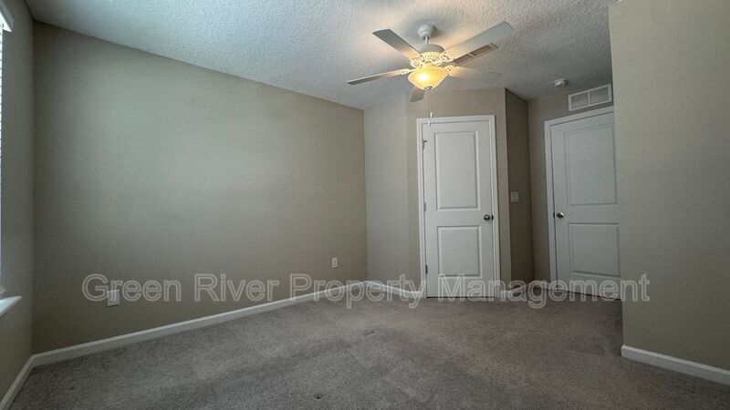 Modern 3BR Townhome in Desirable Longleaf Community!! property image