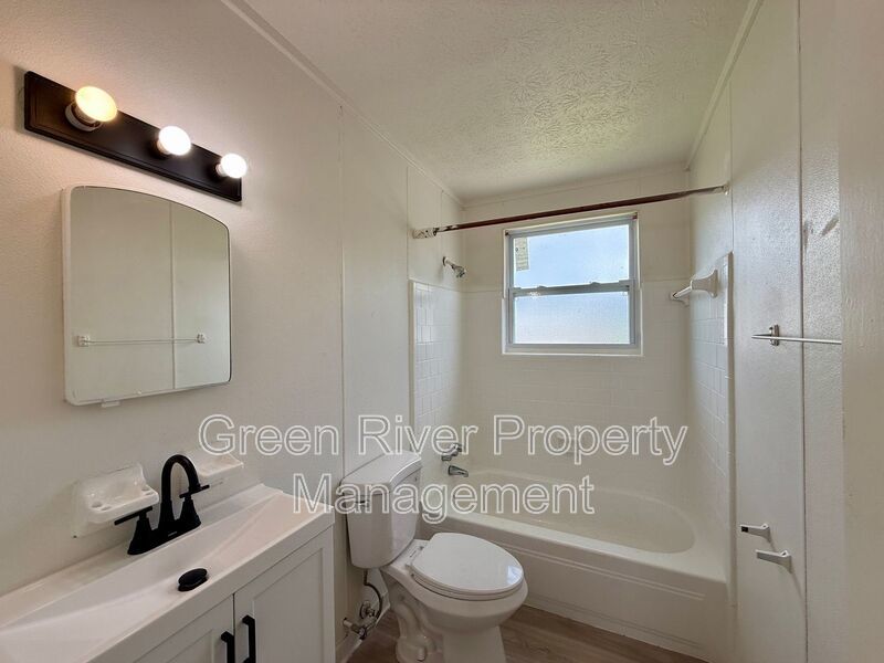 Charming 3-Bedroom Home with Water Included property image