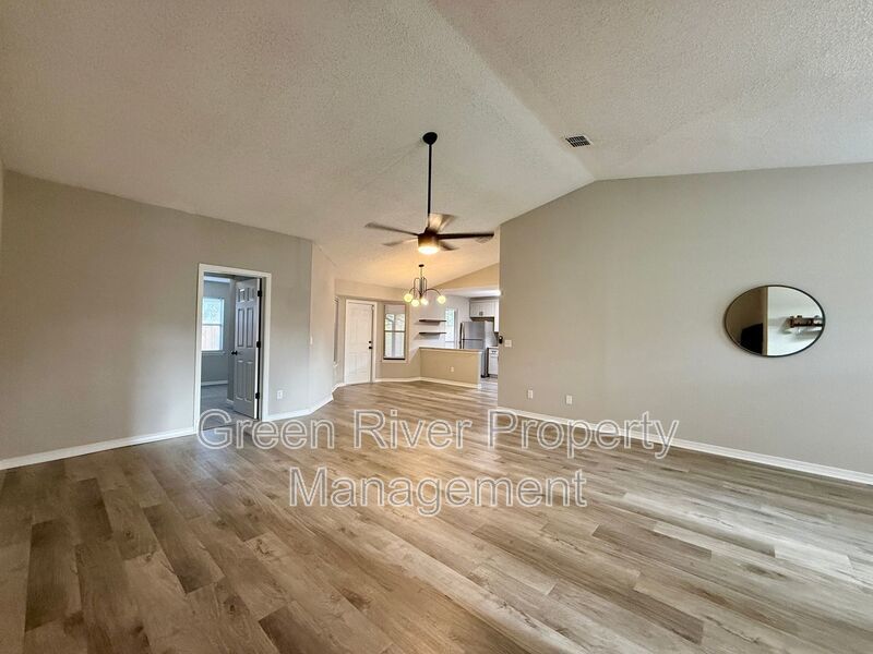 Charming 3-Bedroom Home in Fountain Gate property image