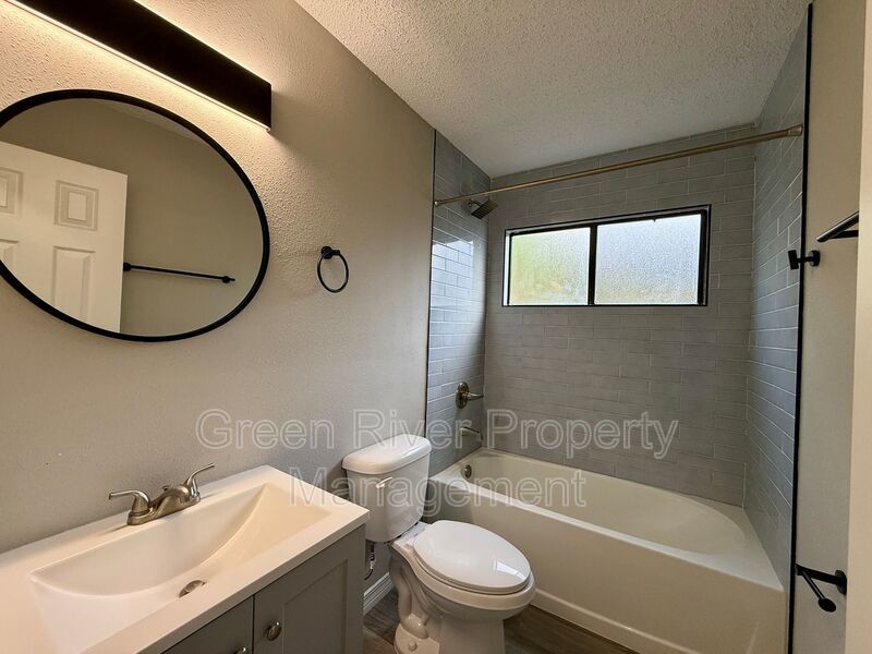 Charming 3-Bedroom Home in Fountain Gate property image