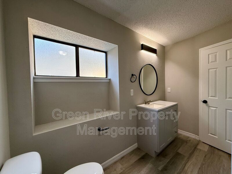 Charming 3-Bedroom Home in Fountain Gate property image