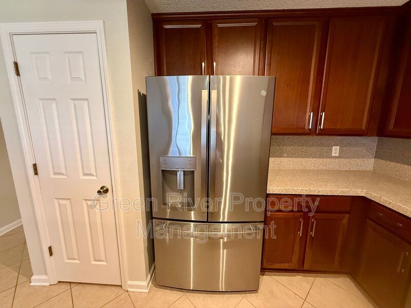 Charming Villa with Community Amenities in Lake Ridge Villas North property image