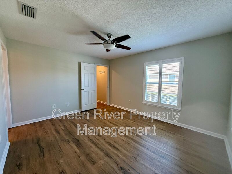 Charming Villa with Community Amenities in Lake Ridge Villas North property image