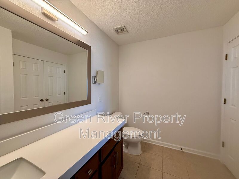 Charming Villa with Community Amenities in Lake Ridge Villas North property image