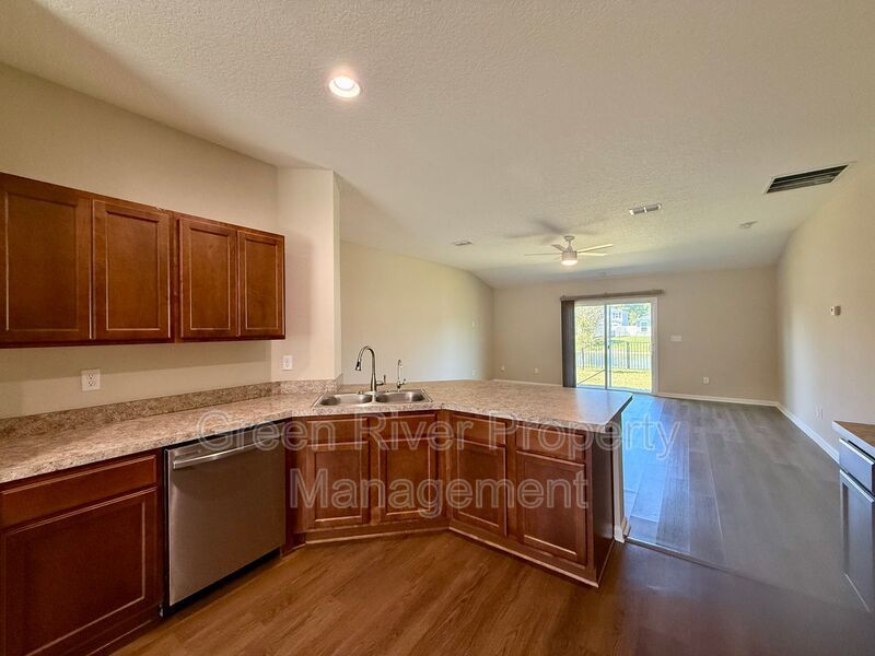 Pet friendly 4-bedroom, 2-bathroom home in the Twin Hills community! property image