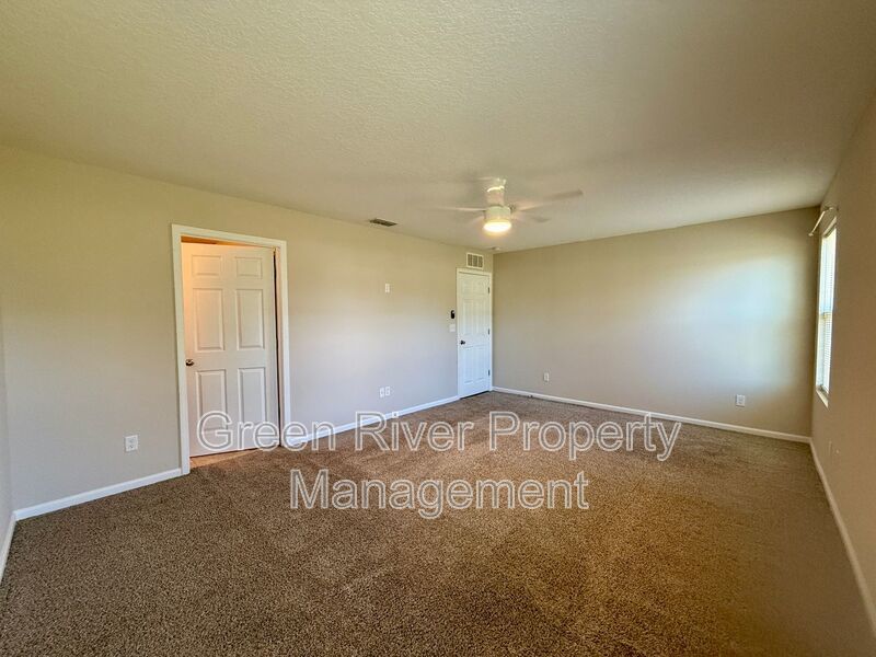 Pet friendly 4-bedroom, 2-bathroom home in the Twin Hills community! property image
