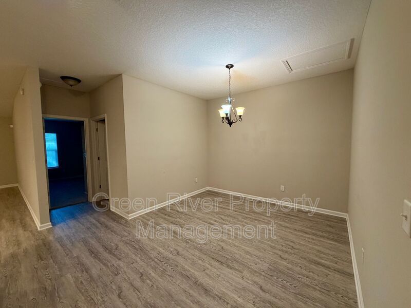 Charming 2-Bedroom Duplex with Garage & Room to Spread Out! property image