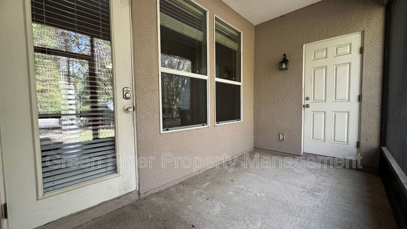 Spacious 3-Bedroom Townhome in Oakleaf Plantation with Screened Porch & Resort-Style Amenities property image