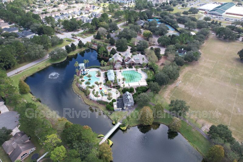 Spacious 3-Bedroom Townhome in Oakleaf Plantation with Screened Porch & Resort-Style Amenities property image