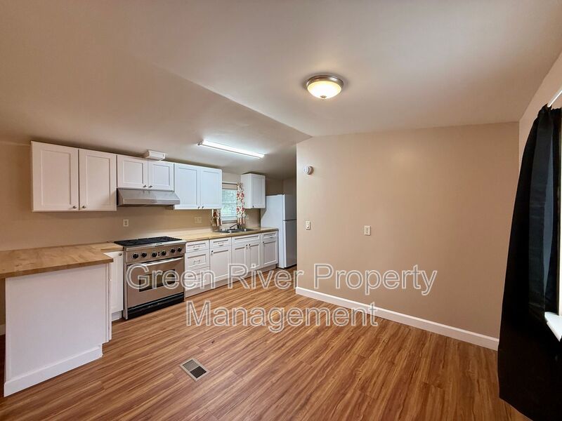 Charming Black Creek Park Home on 2 Acres property image