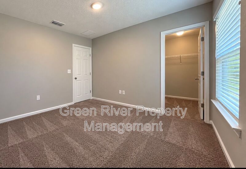 Modern 3-Bedroom Home with Open Living & Prime Jacksonville Location! property image