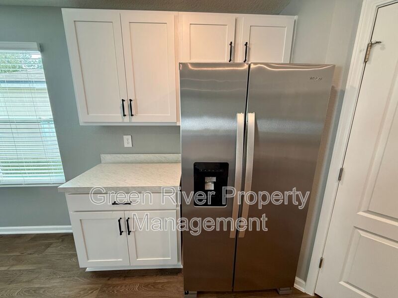 Spacious 4-Bedroom Home in Desirable Cross Creek Community property image