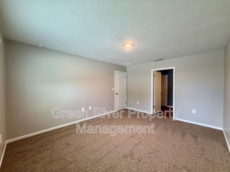 Spacious 4-Bedroom Home in Desirable Cross Creek Community property image
