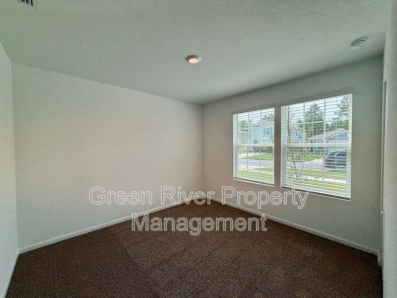 Spacious 4-Bedroom Home in Desirable Cross Creek Community property image