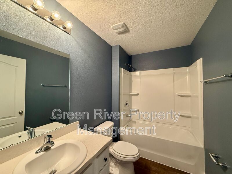 Spacious 4-Bedroom Home in Desirable Cross Creek Community property image
