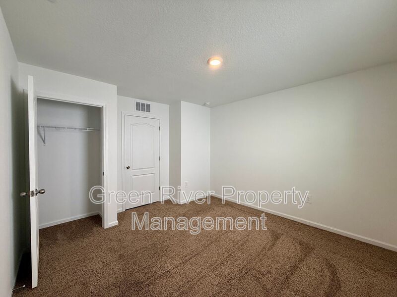 Spacious 4-Bedroom Home in Desirable Cross Creek Community property image