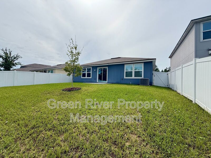 Spacious 4-Bedroom Home in Desirable Cross Creek Community property image