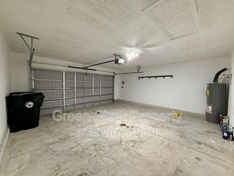 Spacious 4-Bedroom Home in Desirable Cross Creek Community property image