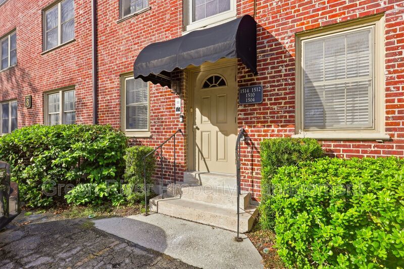 Available now!  Relaxed Riverfront Living in Alexandria! property image