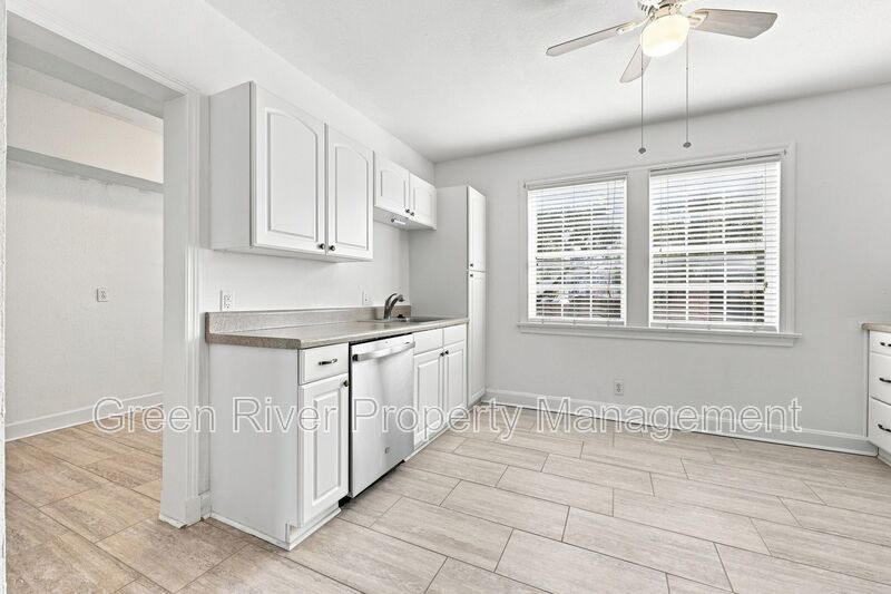 Available now!  Relaxed Riverfront Living in Alexandria! property image