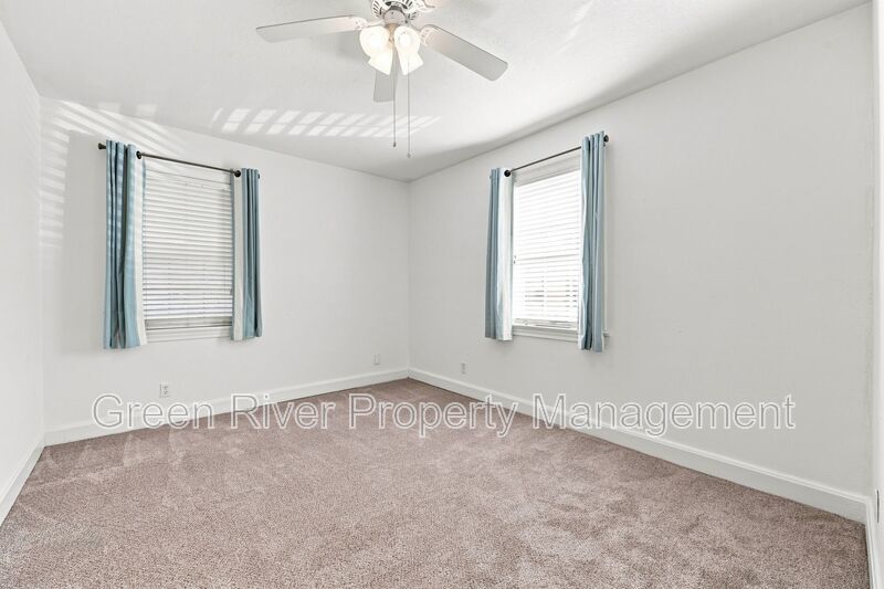 Available now!  Relaxed Riverfront Living in Alexandria! property image