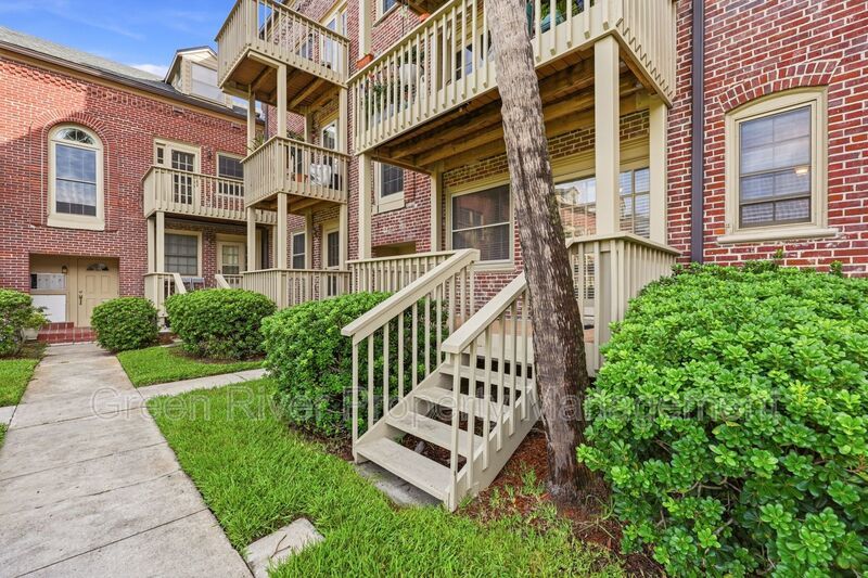 Available now!  Relaxed Riverfront Living in Alexandria! property image